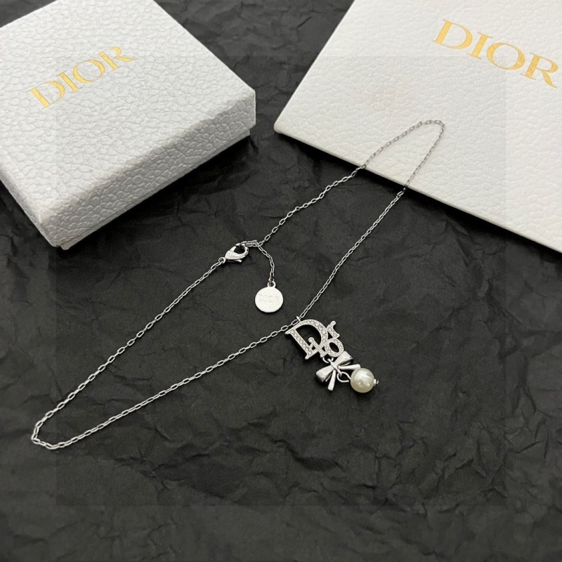 chr1st1an D10r necklaces